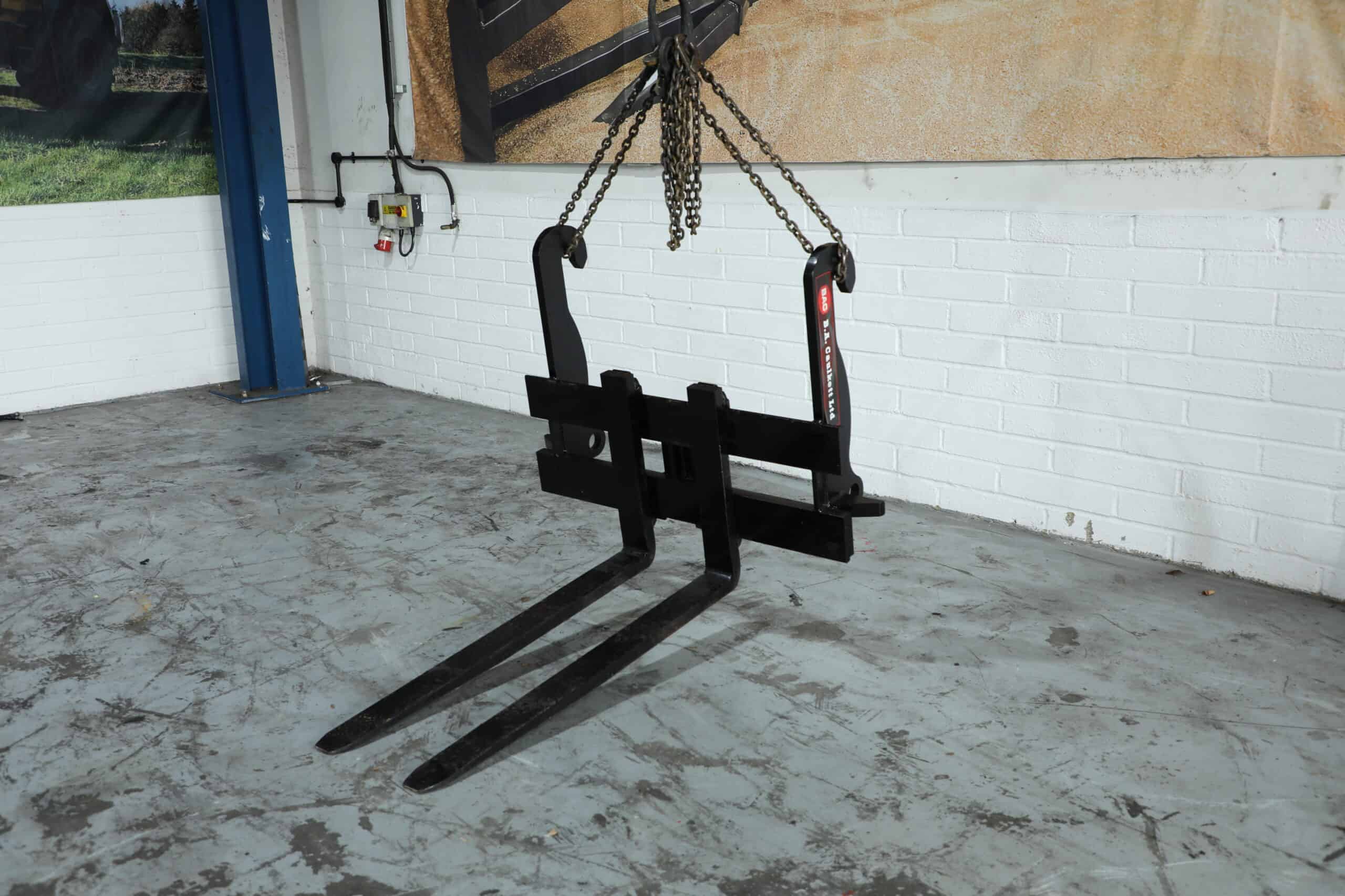 BAC_Pallet_Forks_Medium_ - Loading Shovel Attachments