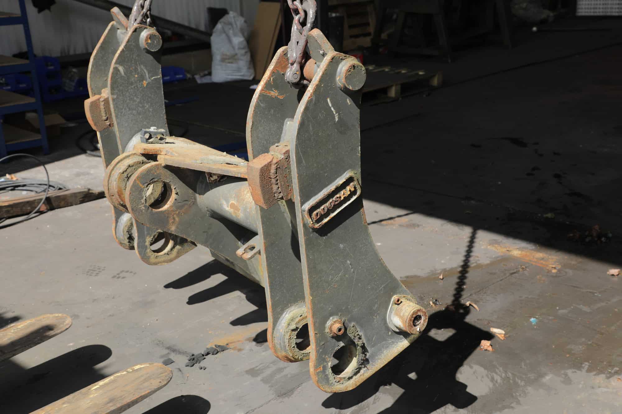 Used Quick Hitch Coupler Doosan from BA Caulkett