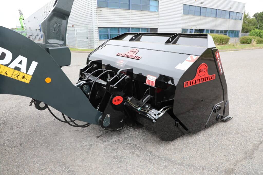 BA Caulkett High Tip Bucket on Hyundai HL955A