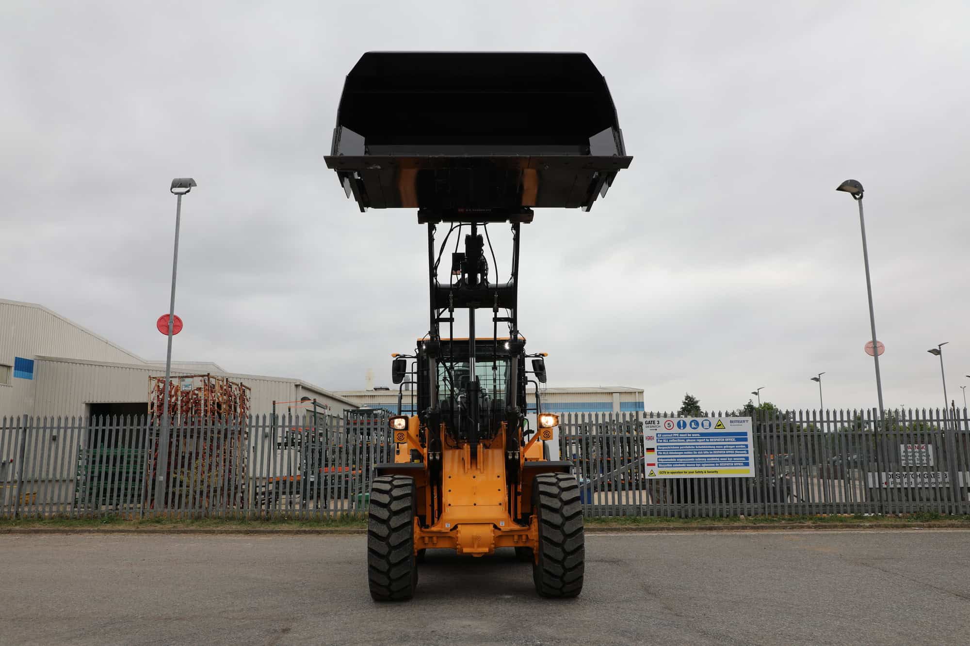 BA Caulkett High Tip Bucket on Hyundai HL955A