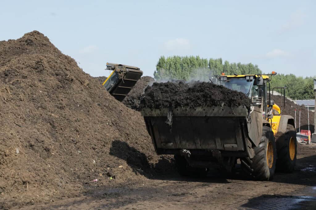 BAC High Tip Bucket on JCB457S