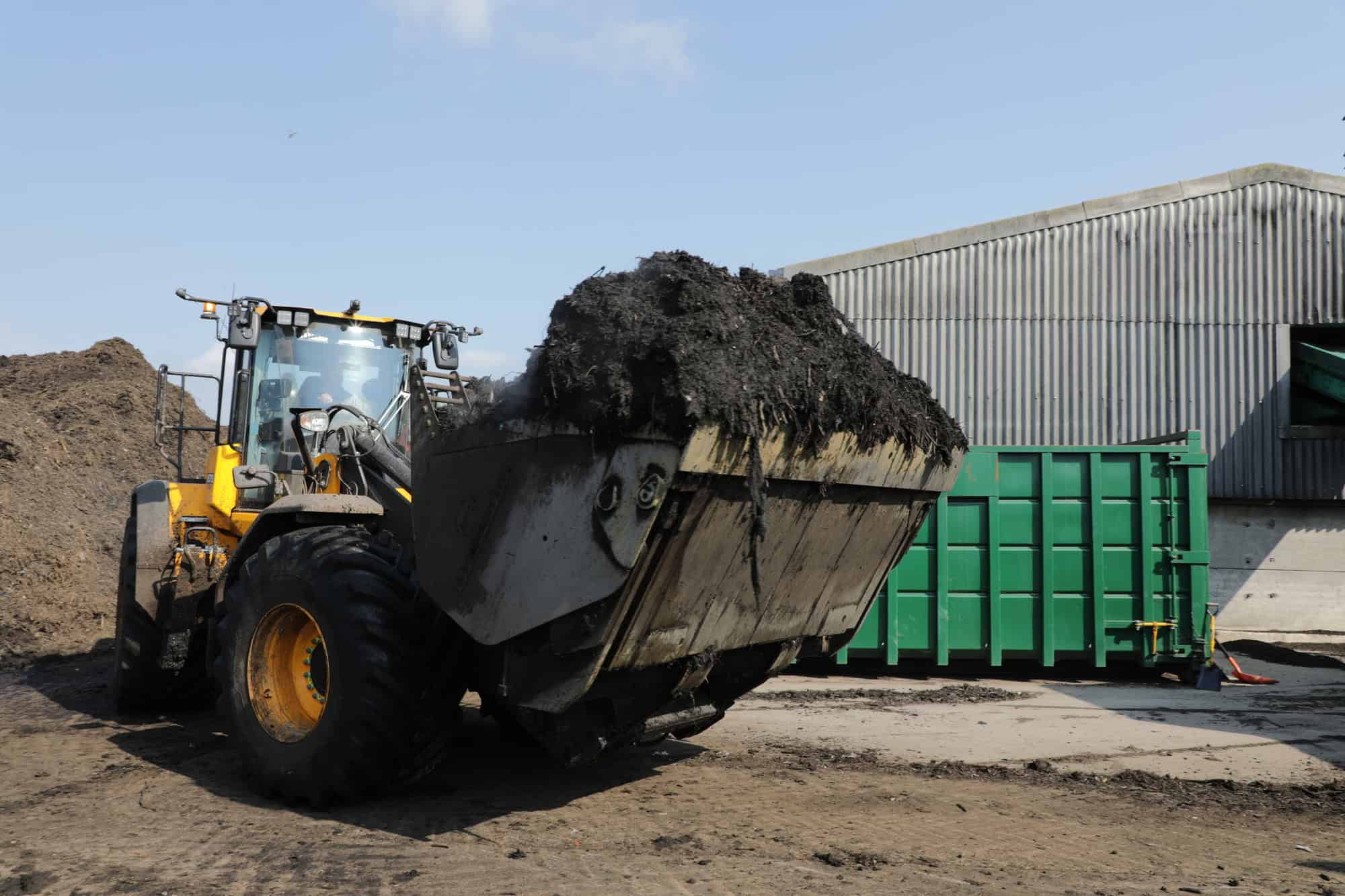 BAC High Tip Bucket on JCB457S
