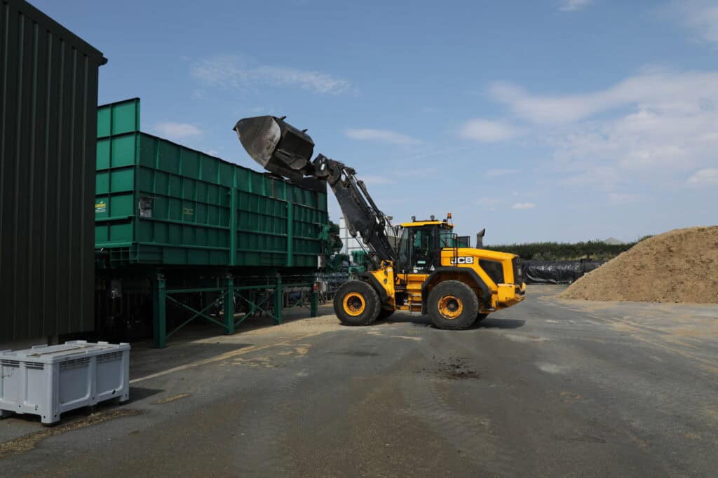 BAC High Tip Ultra Bucket on Liebherr 546 at AD plant