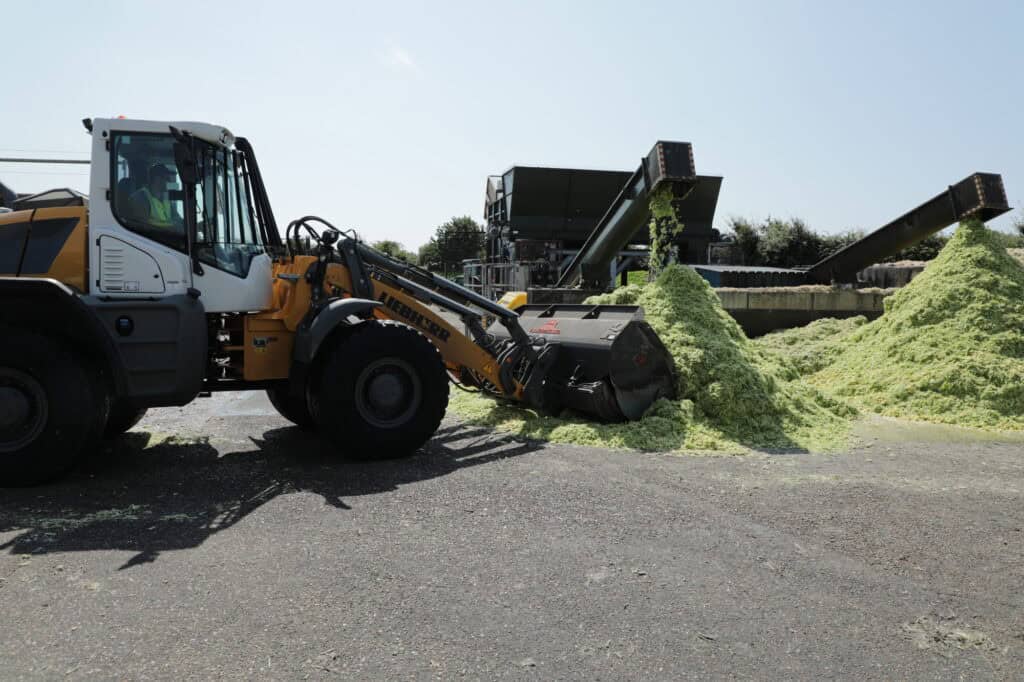 BAC High Tip Ultra Bucket on Liebherr 546 at AD plant