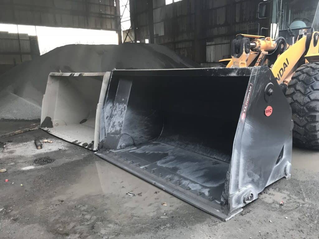 Hyundai HL 770 with BAC High Tip Bucket