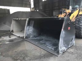 Hyundai HL 770 with BAC High Tip Bucket