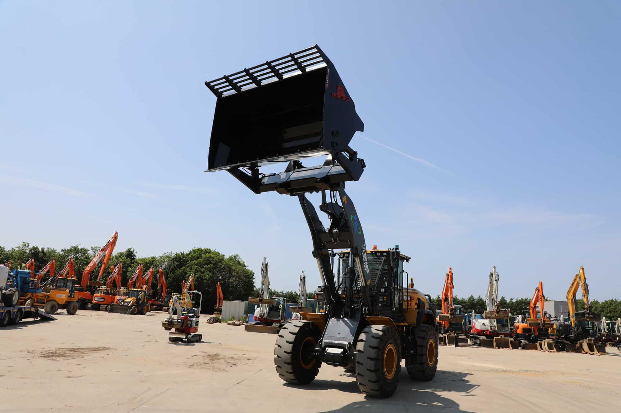 BAC High Tip Bucket on XCMG XC948 lhs bucket move sequence