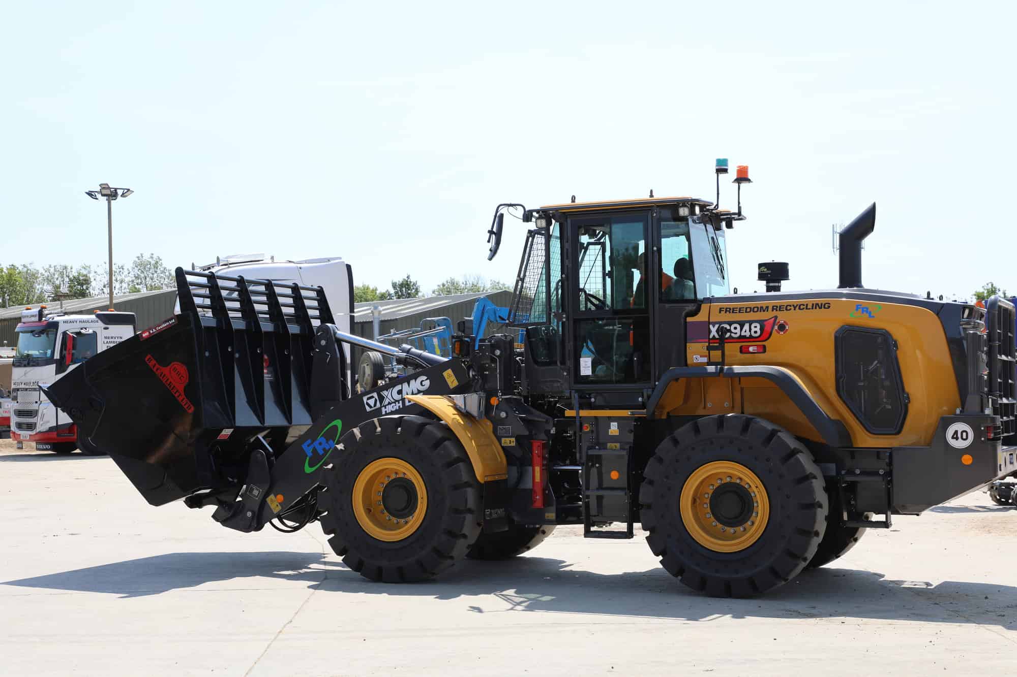 BAC High Tip Bucket on XCMG XC948 side on