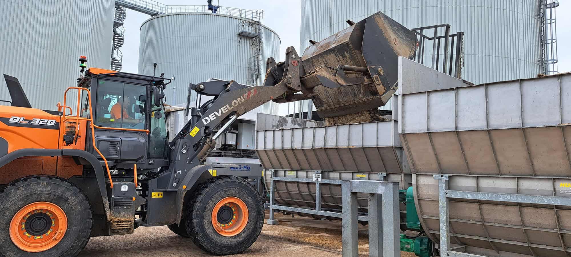 Develon Ad Plant BAC high Tip Bucket 2