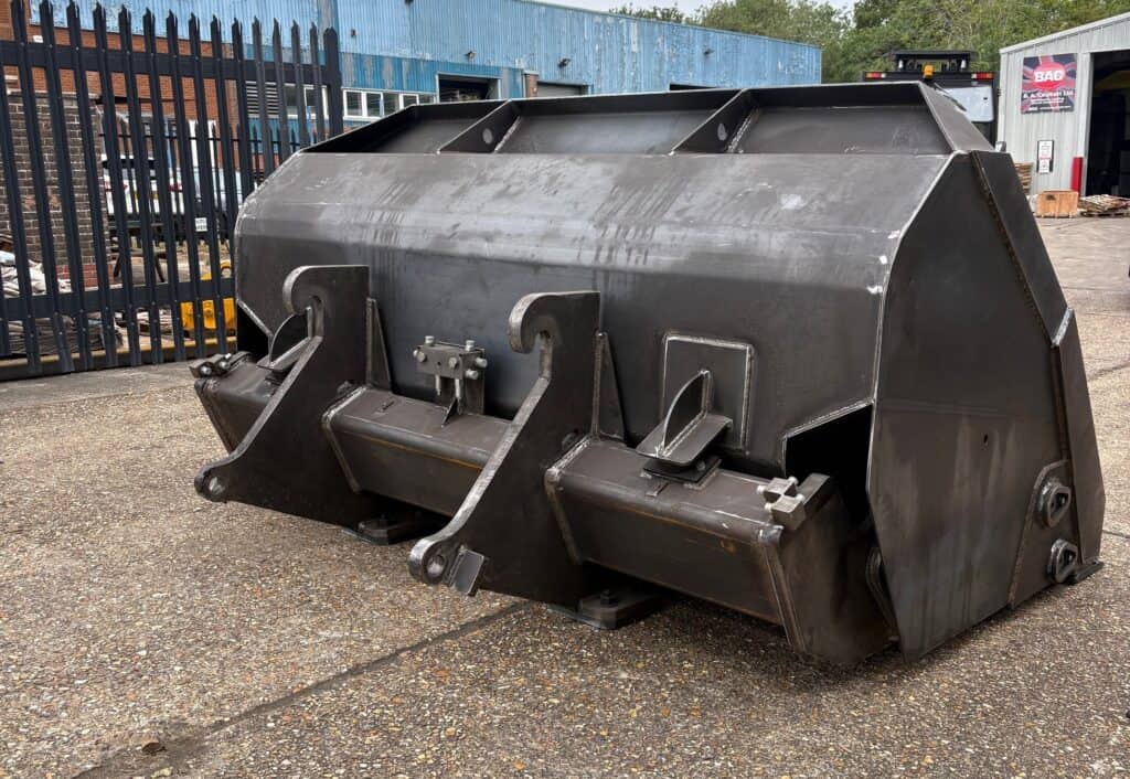 3.3m3 high tip bucket in stock