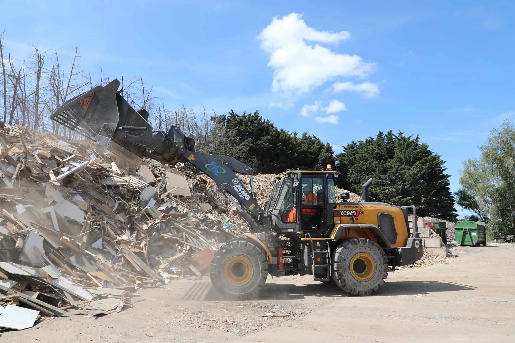 B.A. Caulkett Hi Tip Bucket - Loading Shovel Attachments