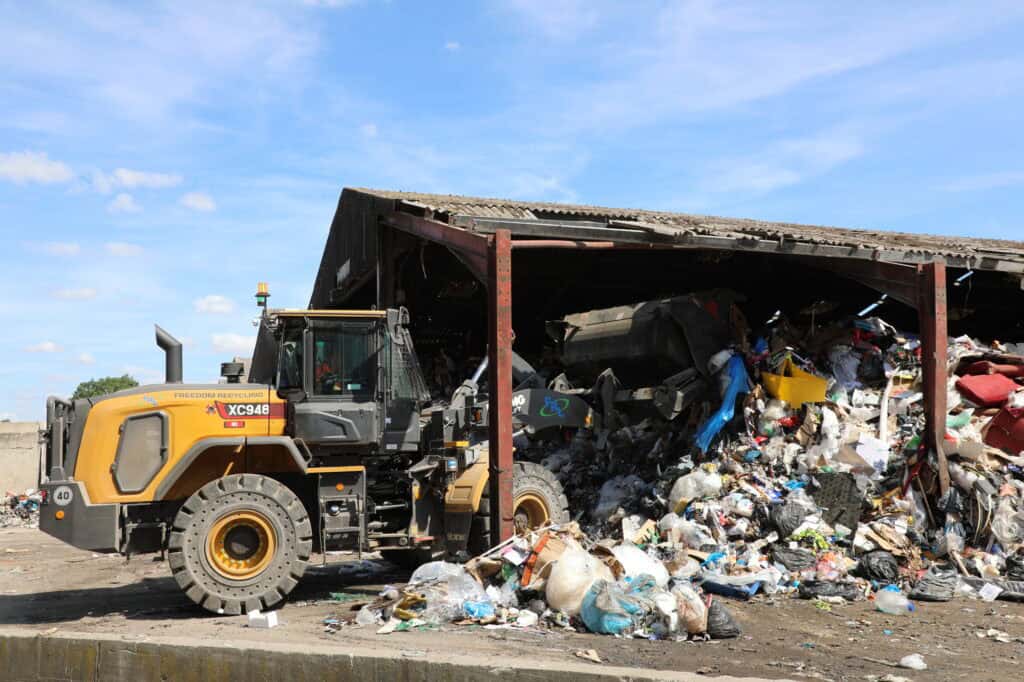 BA Caulkett High Tip Bucket on XCMG XC948 Wheel Loader