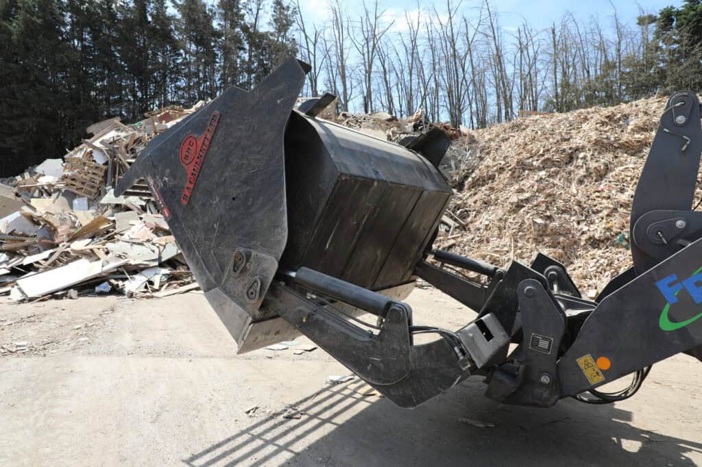 BA Caulkett High Tip Bucket on XCMG XC948 Wheel Loader