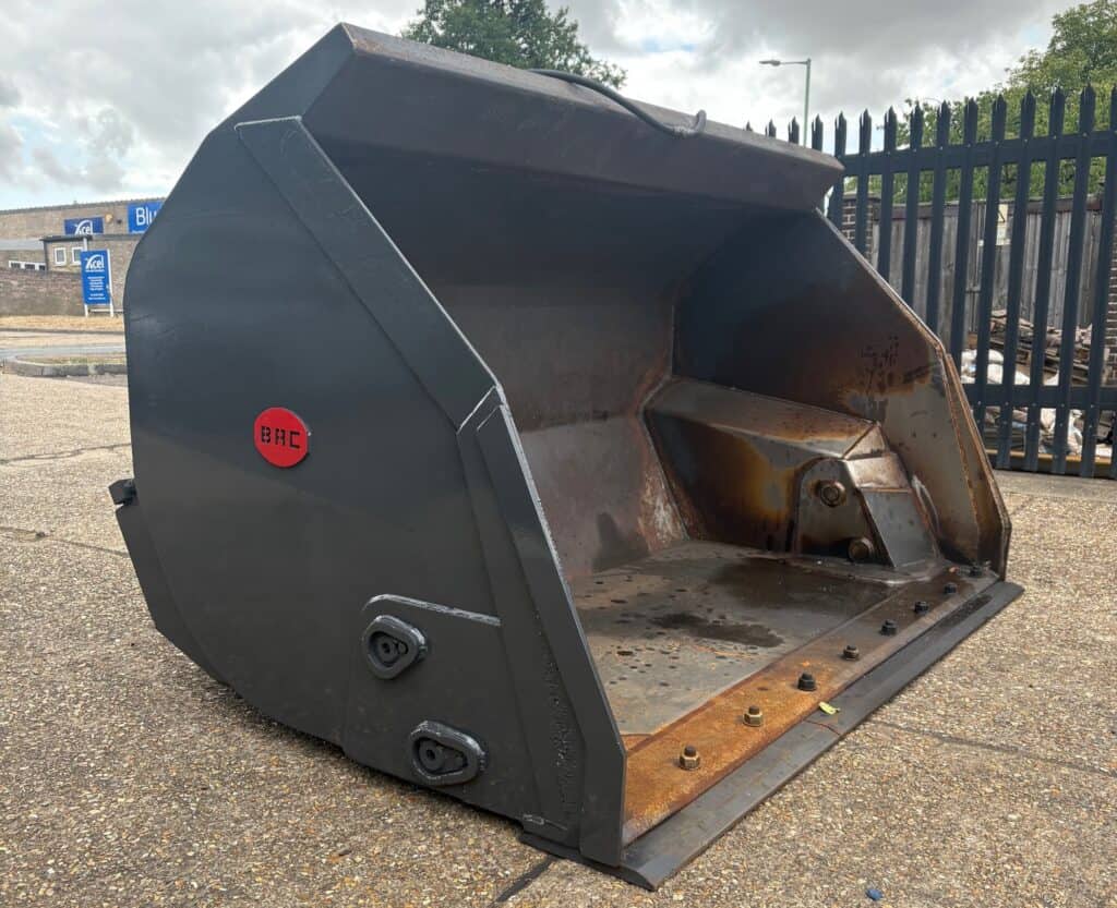 BAC Used 3m High Tip Bucket