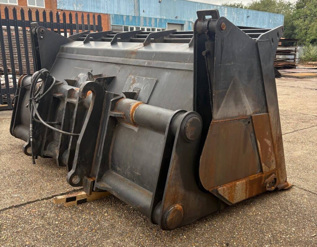 Unbranded Used High Tip Bucket