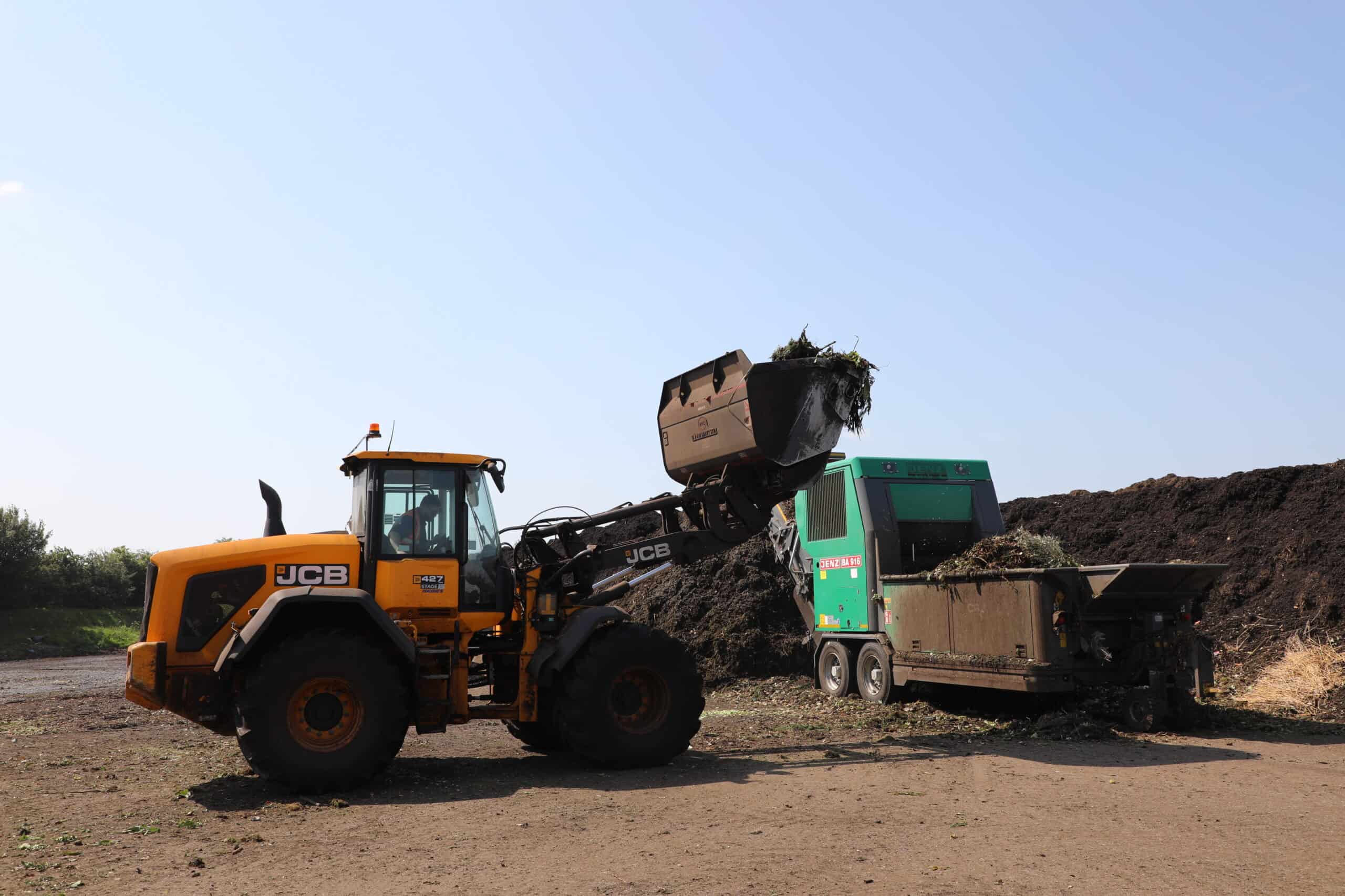 BAC High Tip Bucket on JCB 427 loading green waste