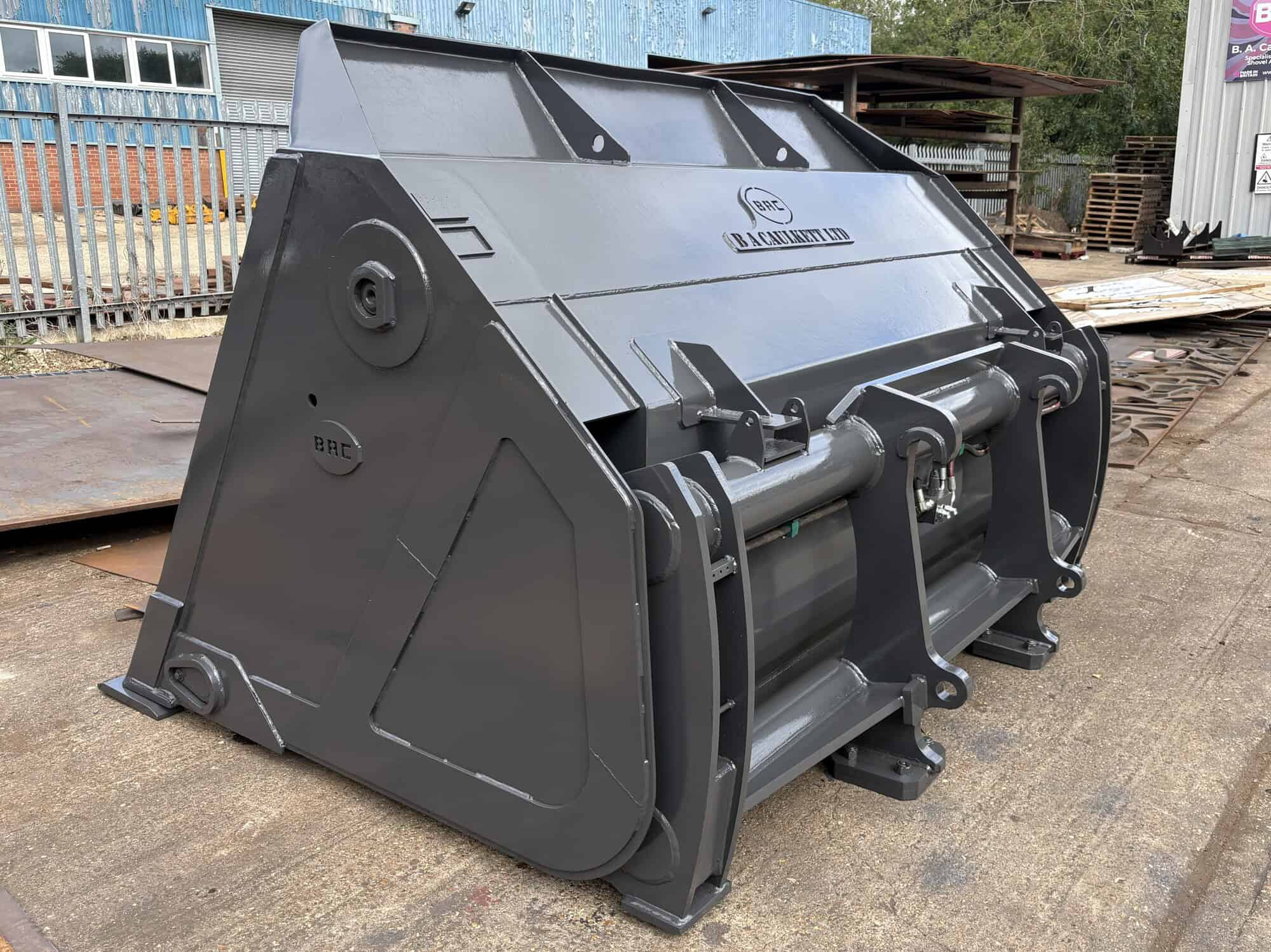 4.5m3 High Tip Bucket used BA Caulkett back lhs