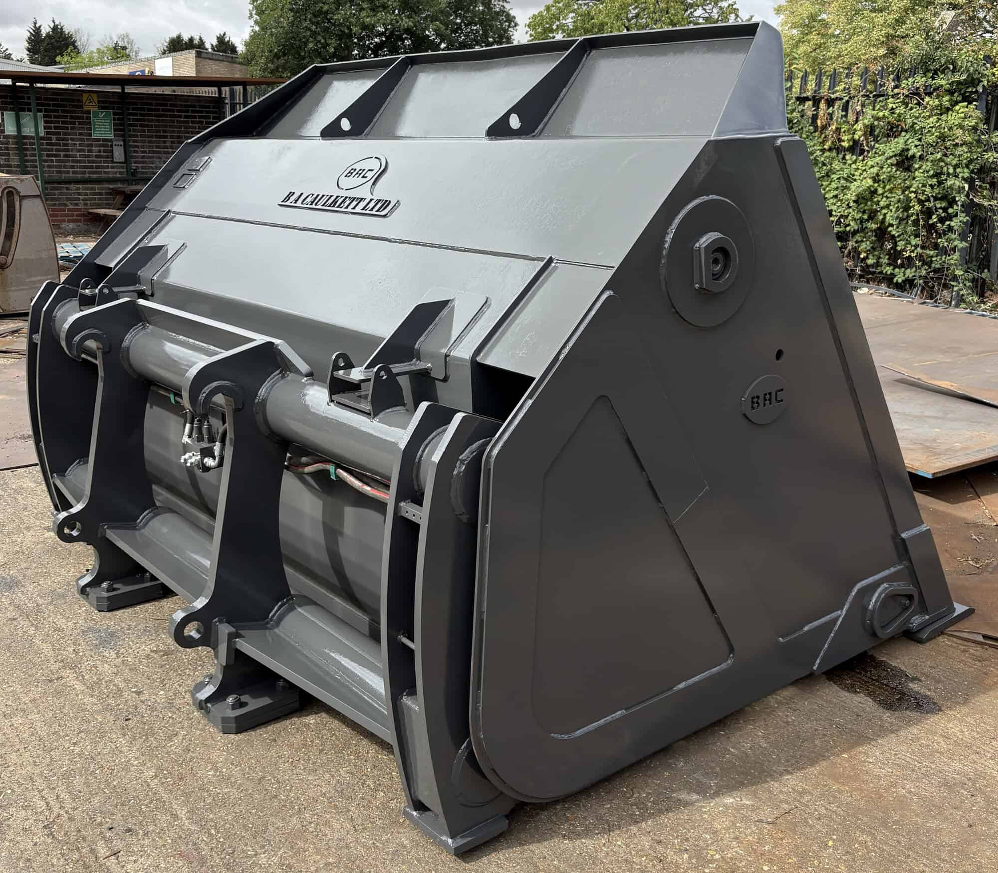 4.5m3 High Tip Bucket used BA Caulkett back